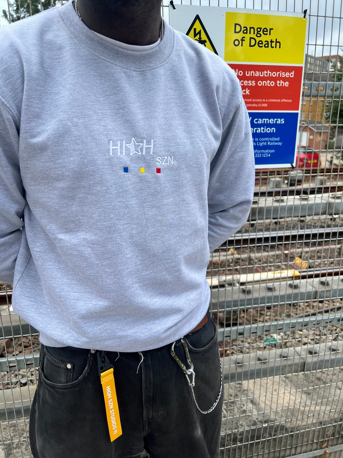 HIGH SZN® (HAZARD) 1/2 STAR LOGO JUMPER