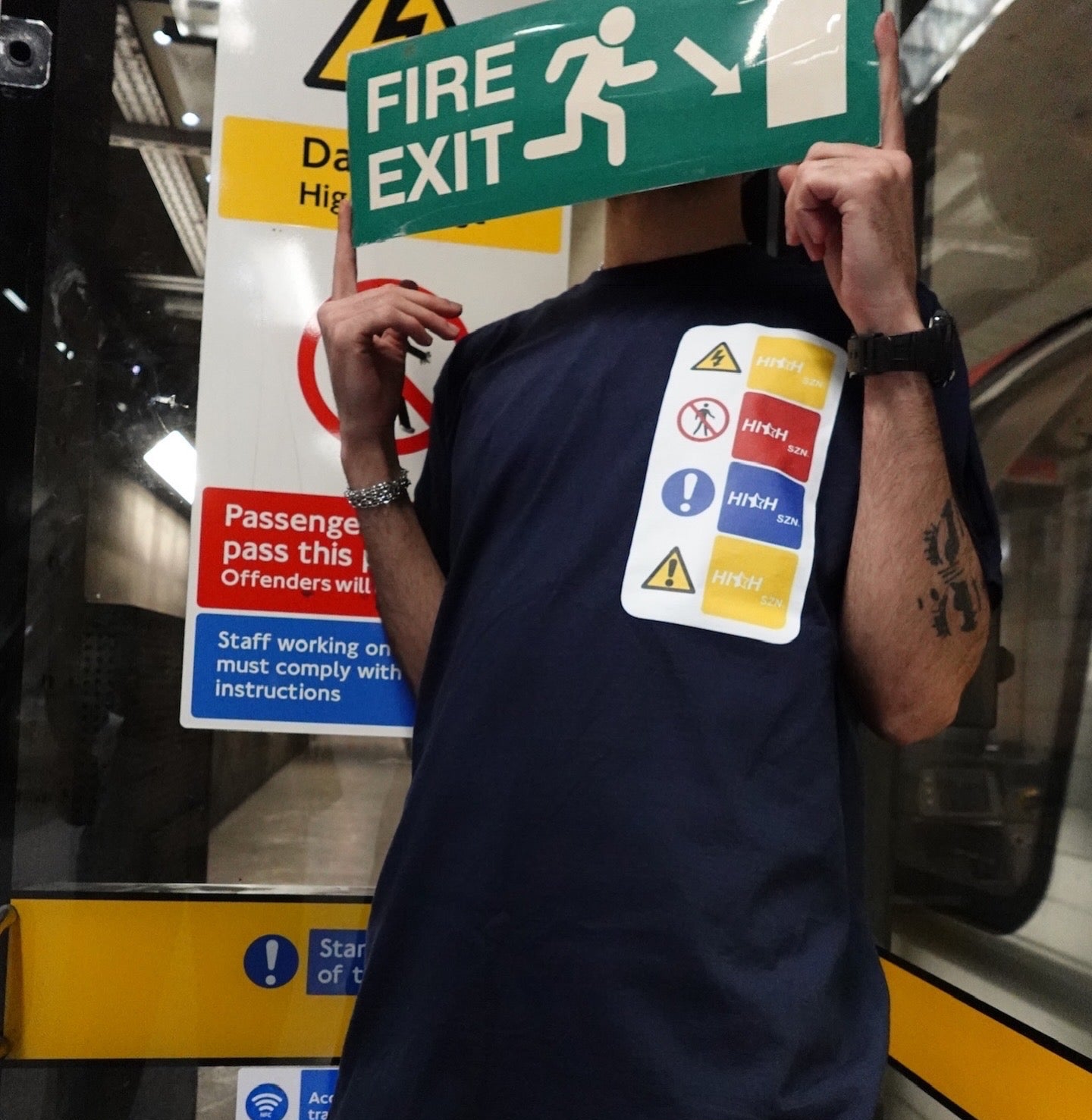 HIGH SZN® NAVY VOLTAGE T- SHIRT ( HAZARD COLLECTION)