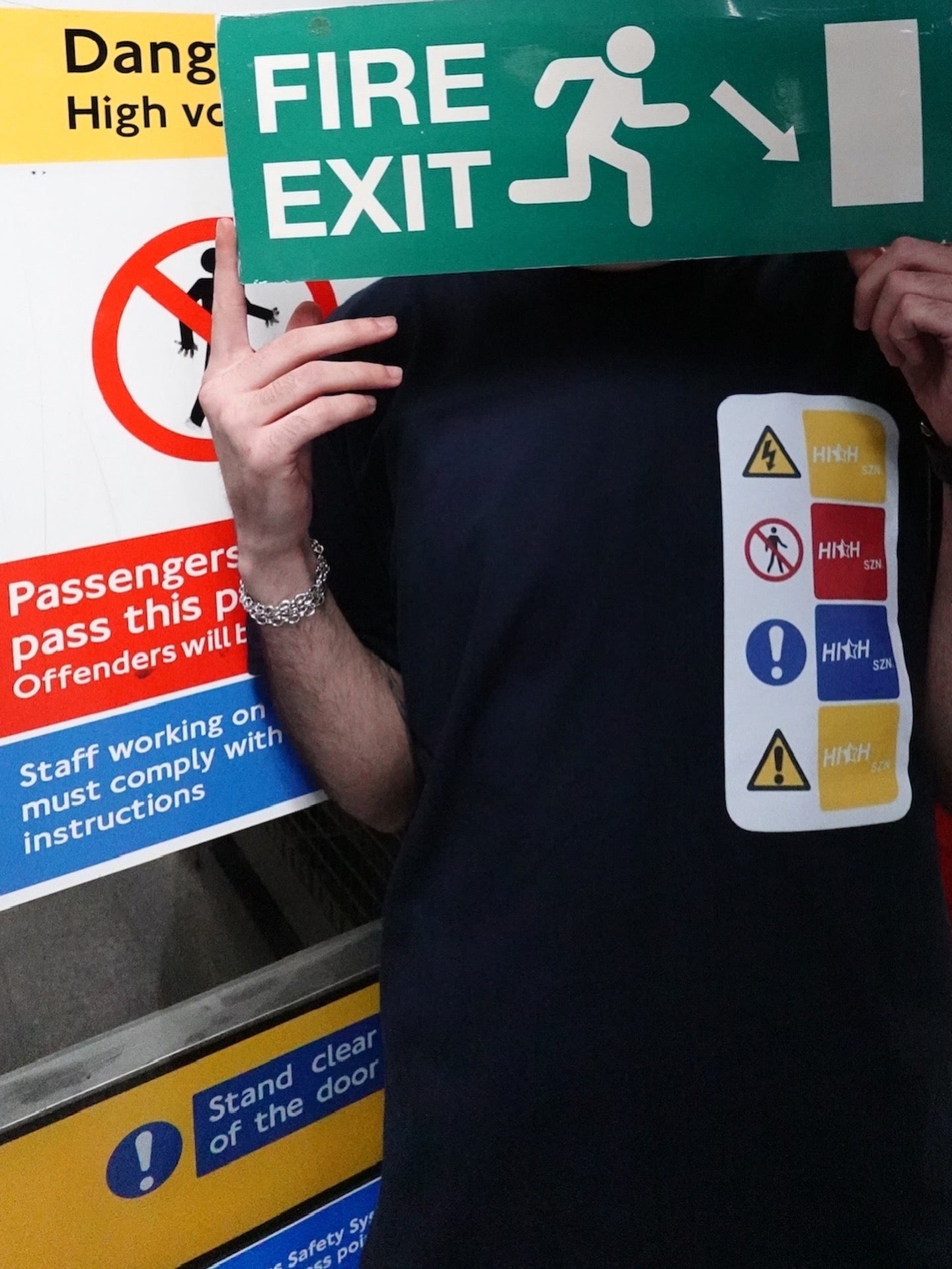 HIGH SZN® NAVY VOLTAGE T- SHIRT ( HAZARD COLLECTION)